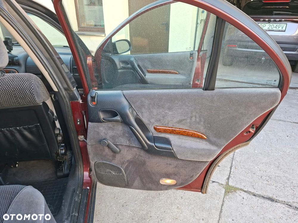 Opel Omega 2.0 CD - 15