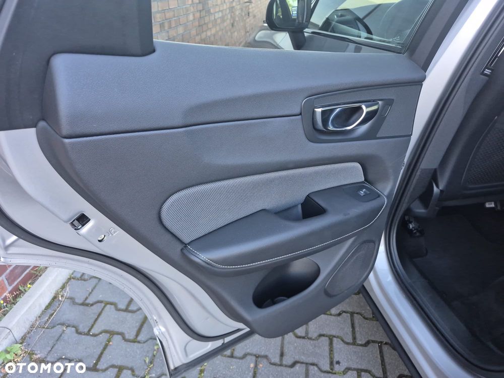 Volvo XC 60 B4 D Geartronic RDesign - 30