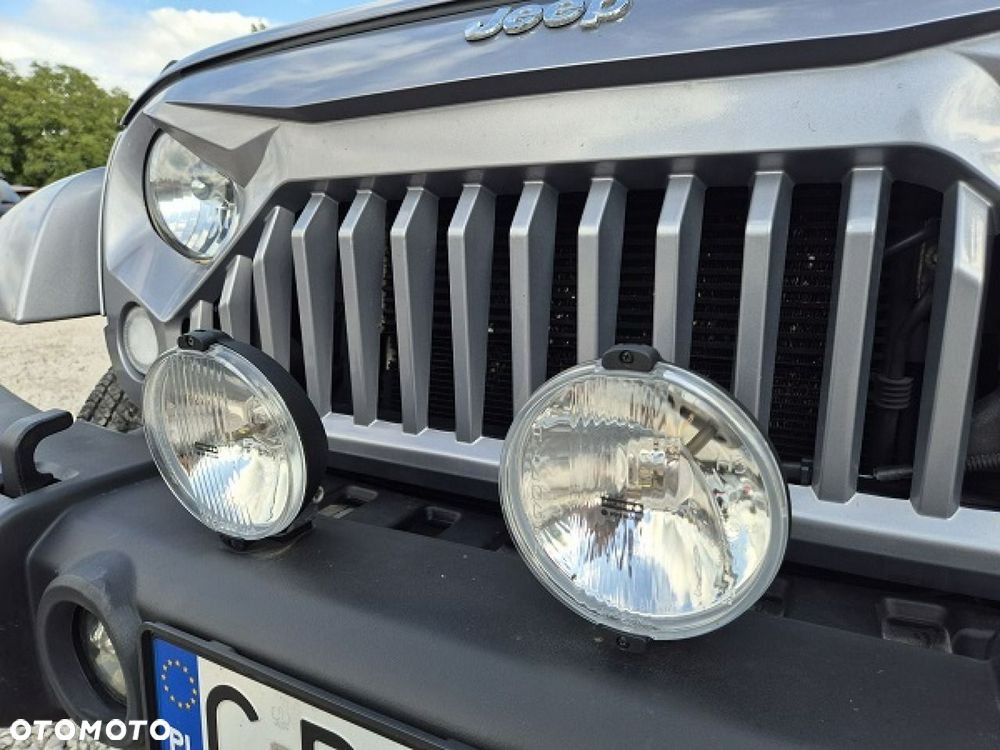 Jeep Wrangler - 8