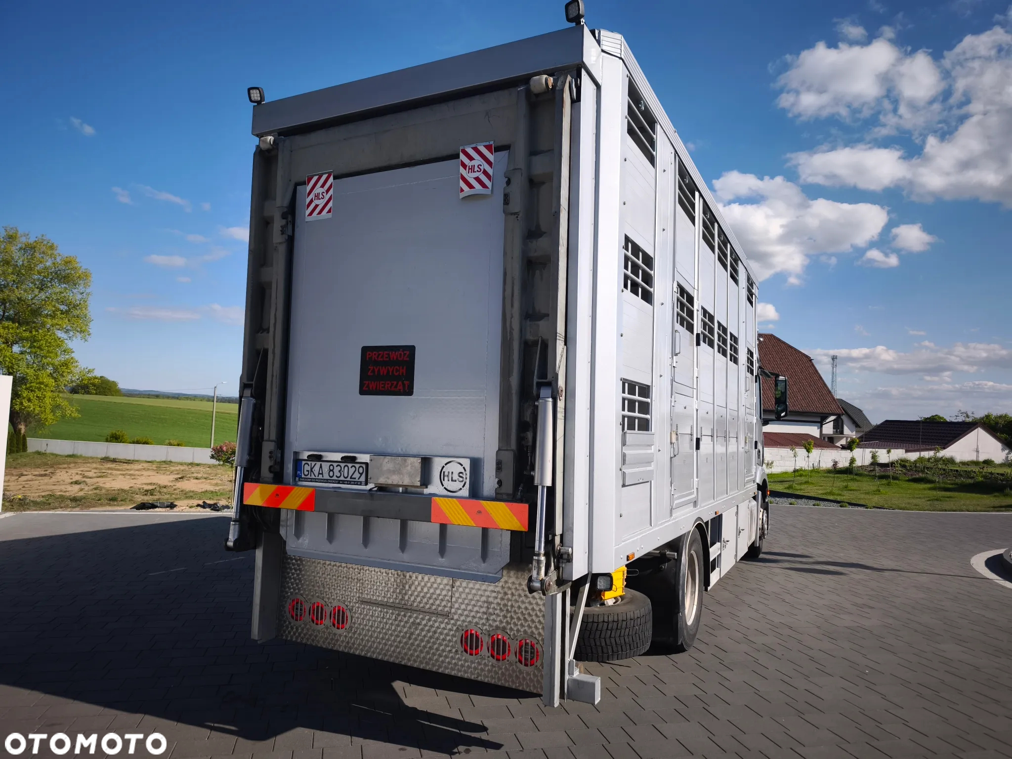 Mercedes-Benz ACTROS - 3