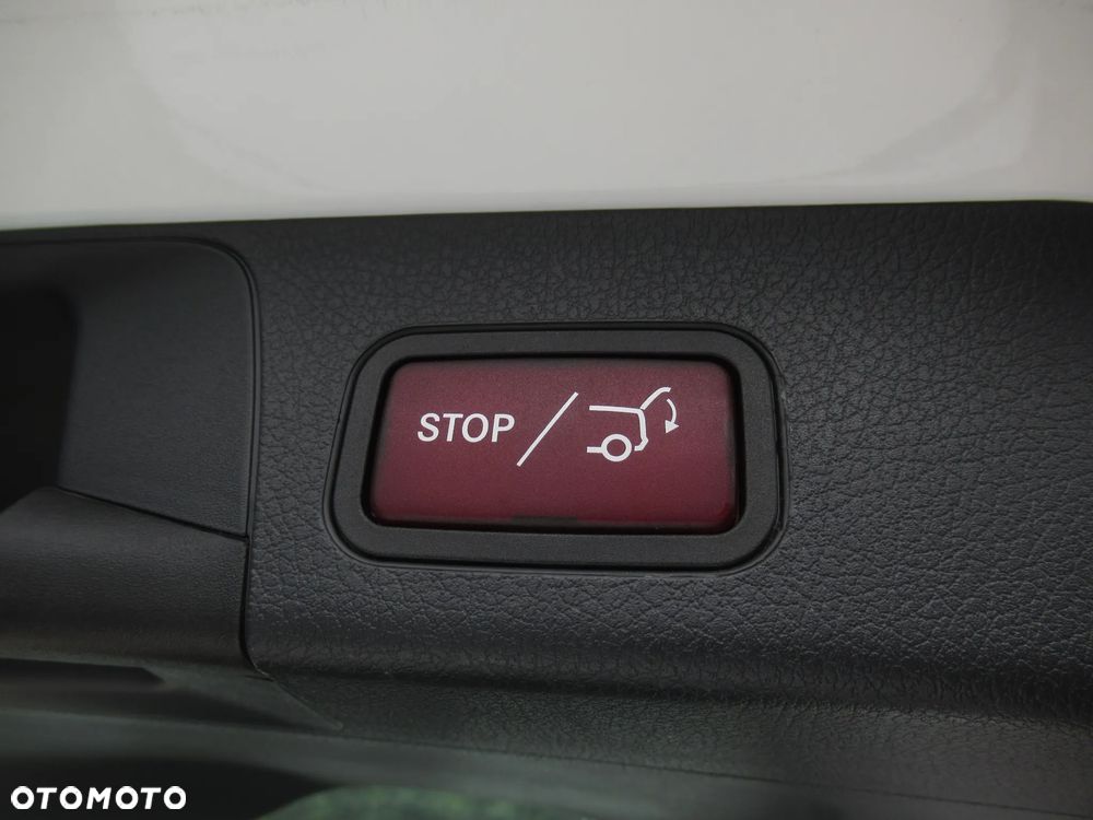 Mercedes-Benz GLB 200 7G-DCT - 37
