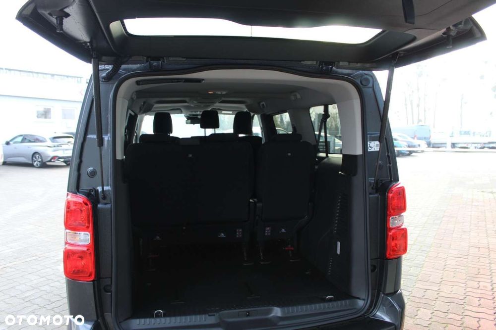 Peugeot Traveller - 10