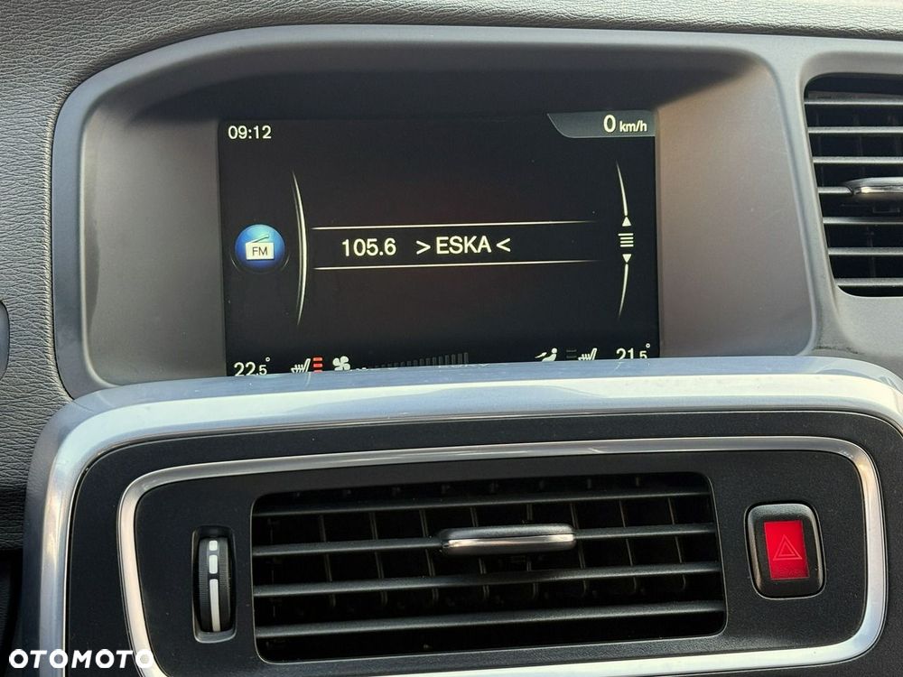 Volvo V60 D4 Momentum - 34