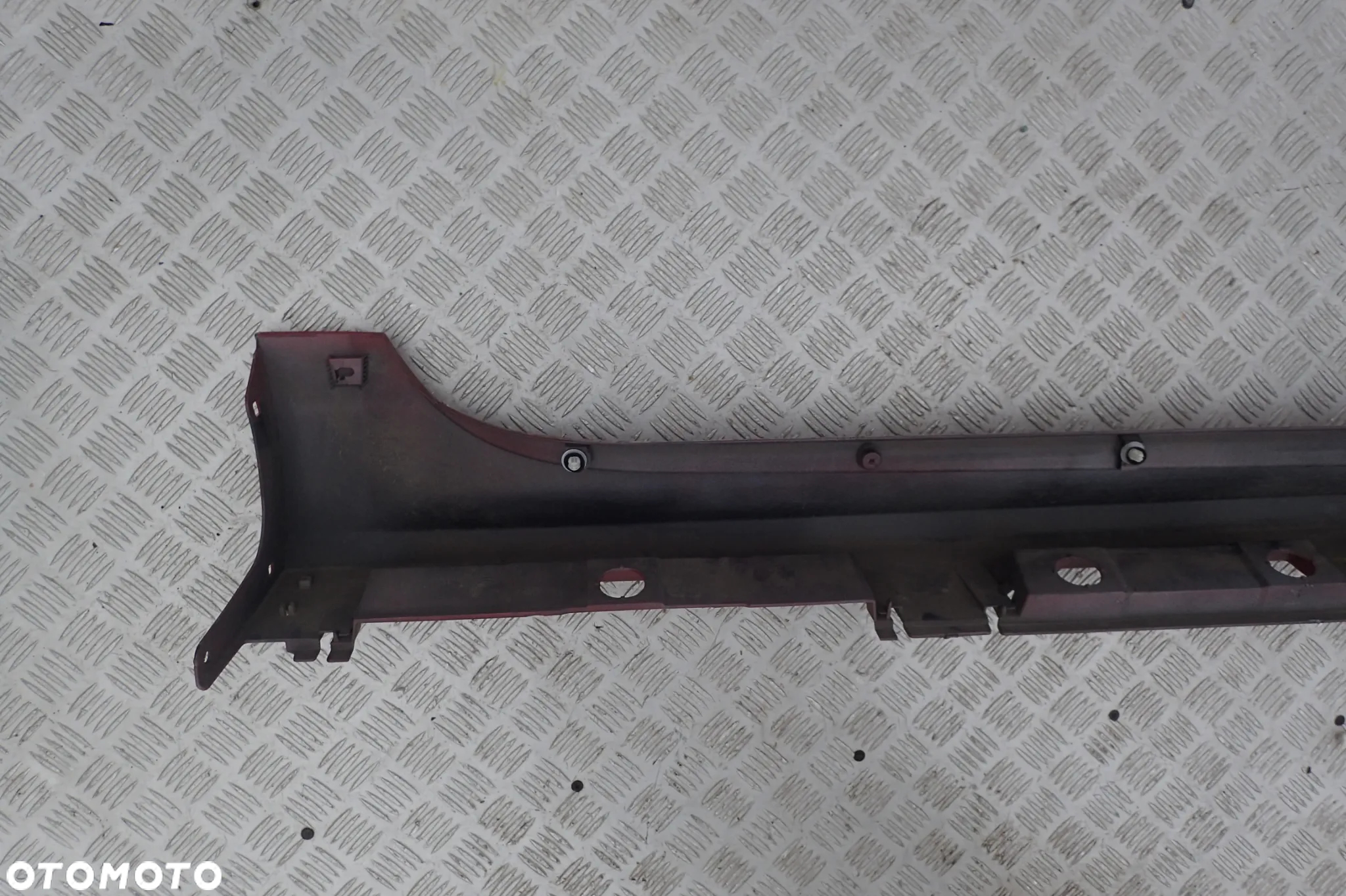 PRÓG LISTWA PROGOWA LEWA / PRAWA TOYOTA YARIS IV 75860-K0080 / 75850-K0080 - 7
