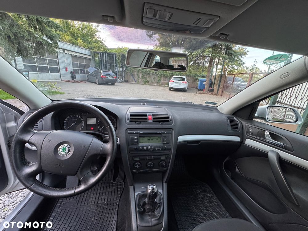 Skoda Octavia 1.6 Ambiente EU5 - 29