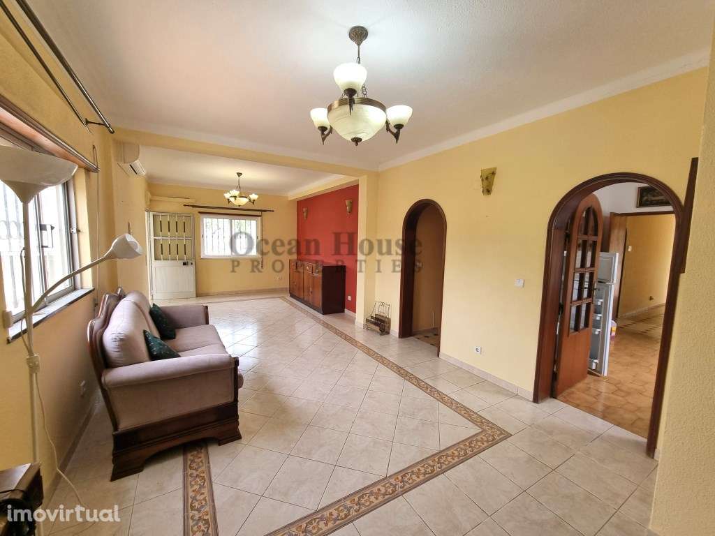 Moradia T4+2 isolada com garagem e piscina, na freguesia de Quarteira - Grande imagem: 5/32