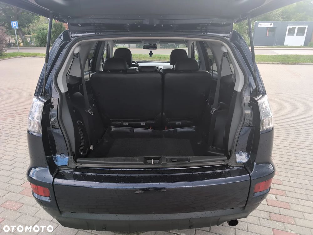 Mitsubishi Outlander - 15