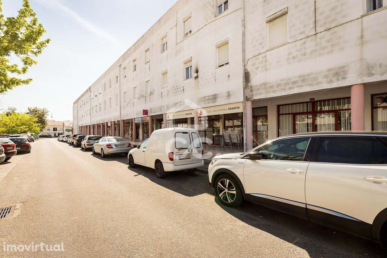 Espaço Comercial de 78 m2 c/ esplanada | Bairro do Granito (Évora) - Grande imagem: 2/8