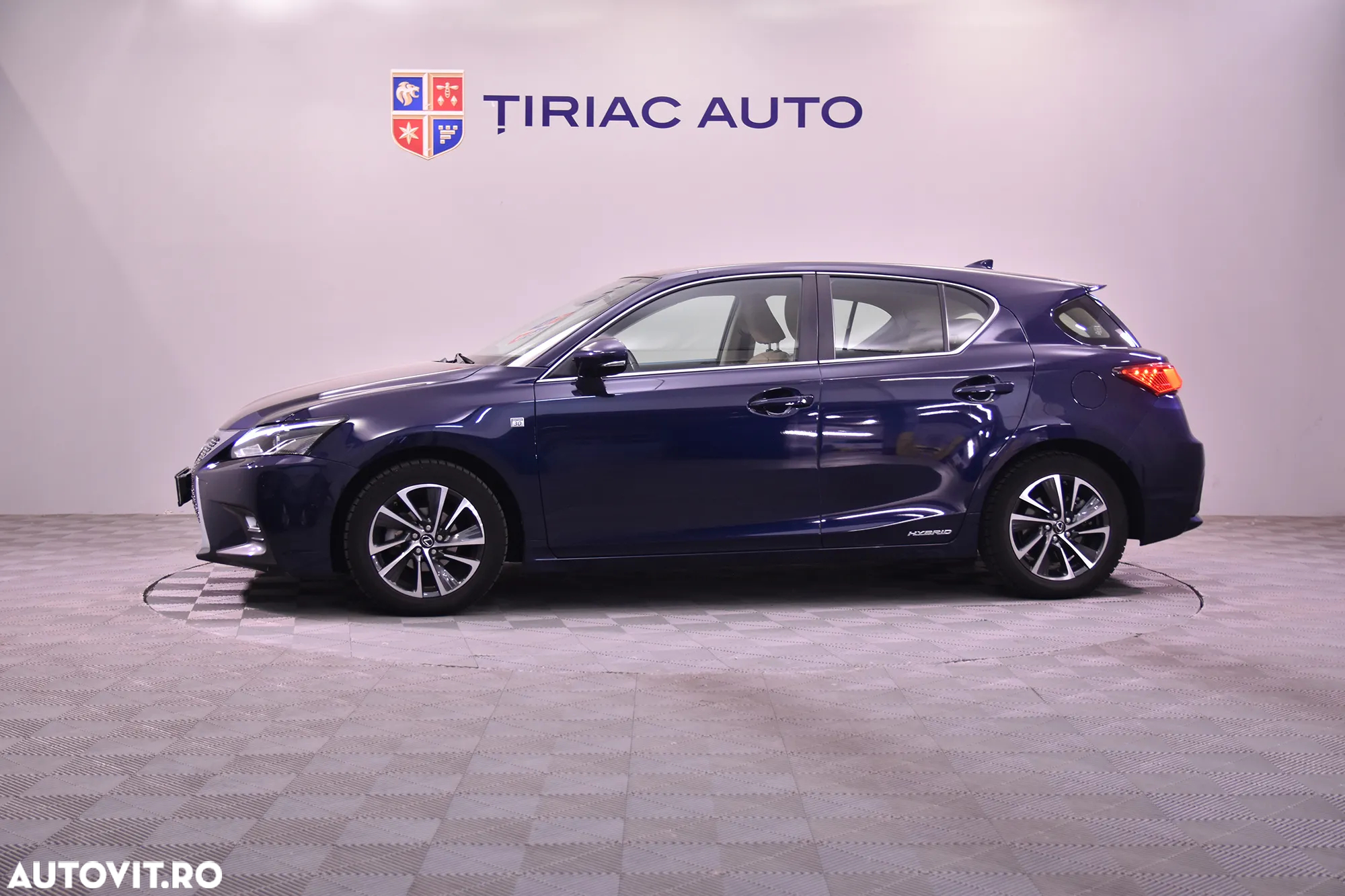 Lexus CT 200h - 2