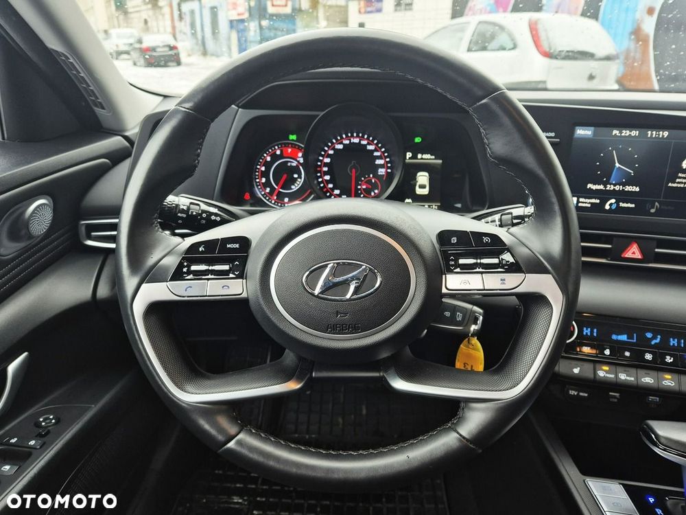 Hyundai Elantra - 15