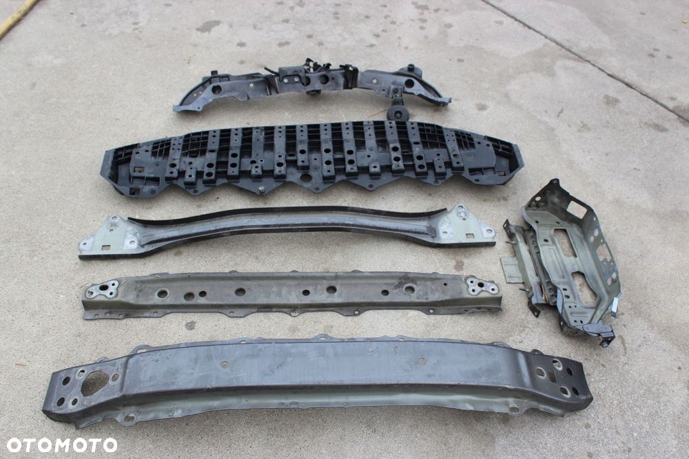 Belka Belki Przednie Strefa Toyota Yaris III Lift - 2