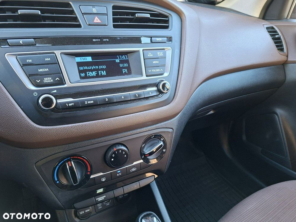 Hyundai i20 1.4 Classic + - 19