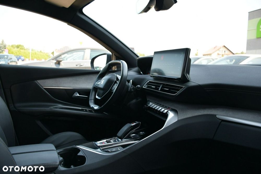 Peugeot 3008 1.6 PureTech HYbrid GT Line S&S EAT8 - 22