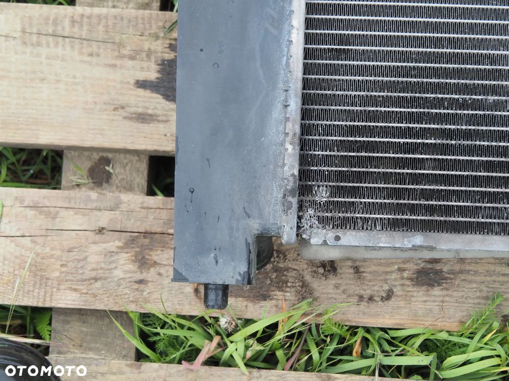 Chłodnica wody Toyota Avensis T25 1.8 VVT - 3