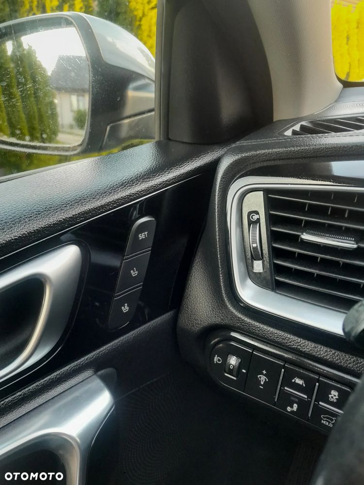 Kia Ceed 1.6 CRDi SCR L Business Line Plus - 14