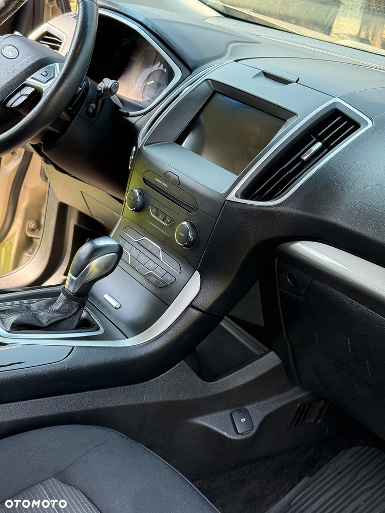 Ford Edge - 10