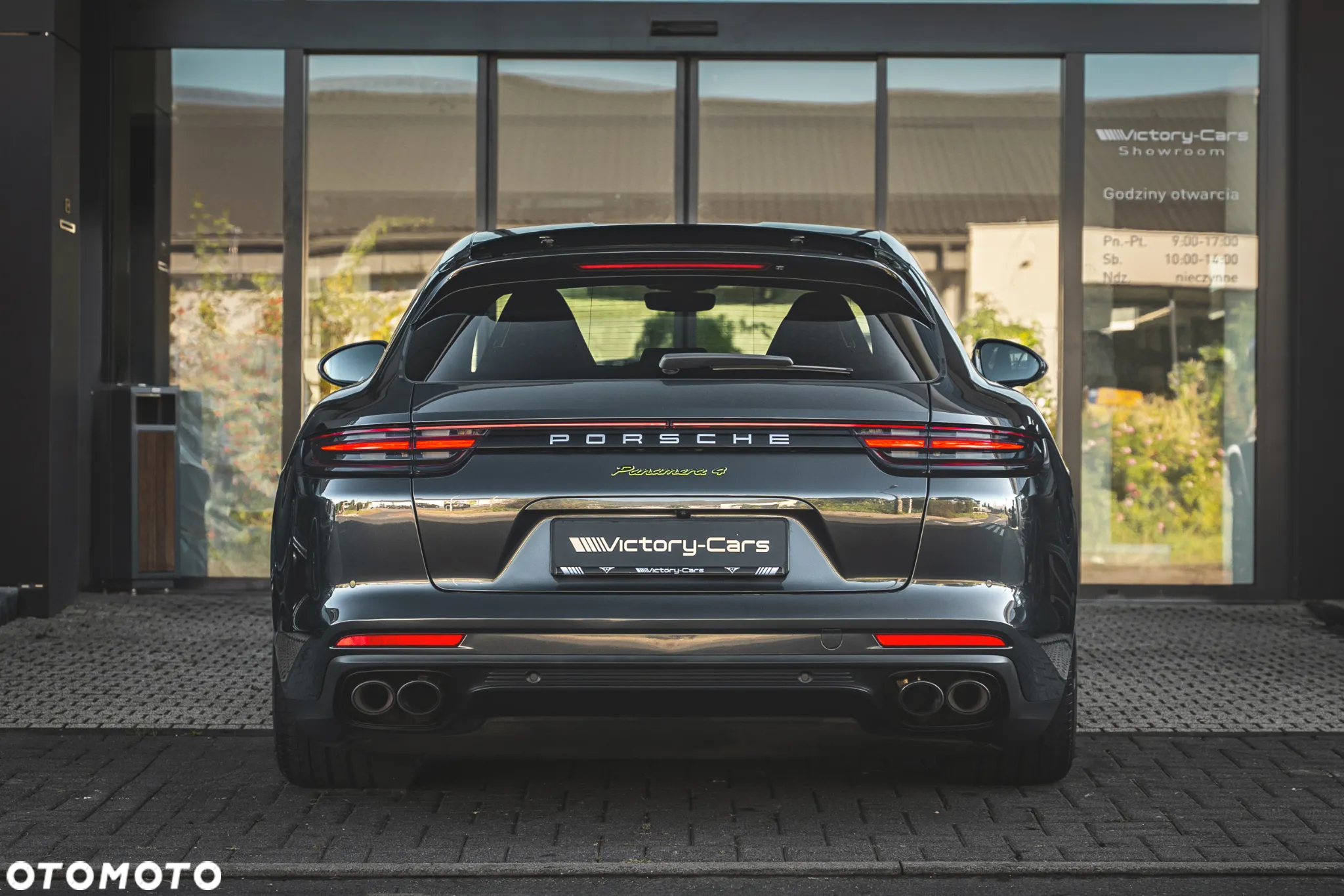 Porsche Panamera 4 e-Hybrid Sport Turismo - 16