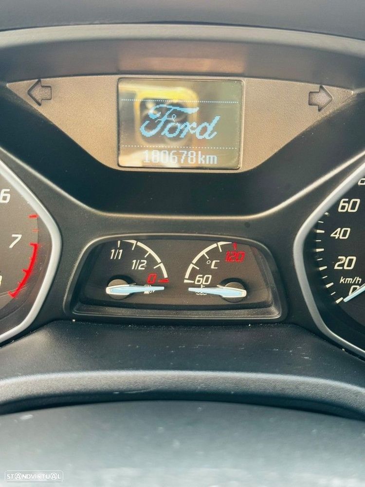 Ford Focus 1.0 EcoBoost S&S Champions Edition - 19
