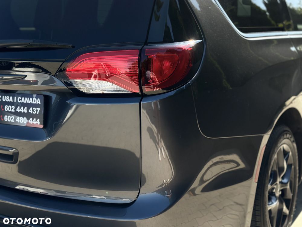 Chrysler Pacifica - 14