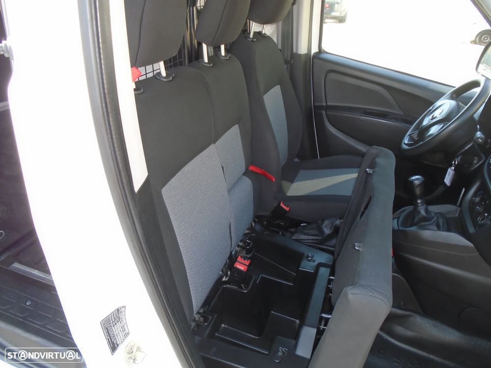 Fiat Doblo 1.3 M-JET 95 CV-  3 LUGARES-NACIONAL- IVA DEDUTIVEL - 13