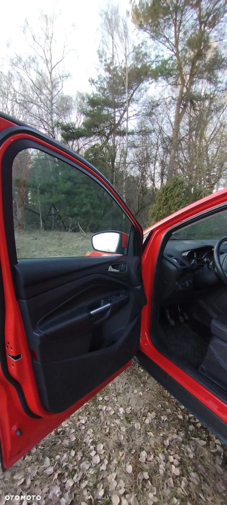 Ford Kuga 1.5 EcoBoost 2x4 Titanium - 10