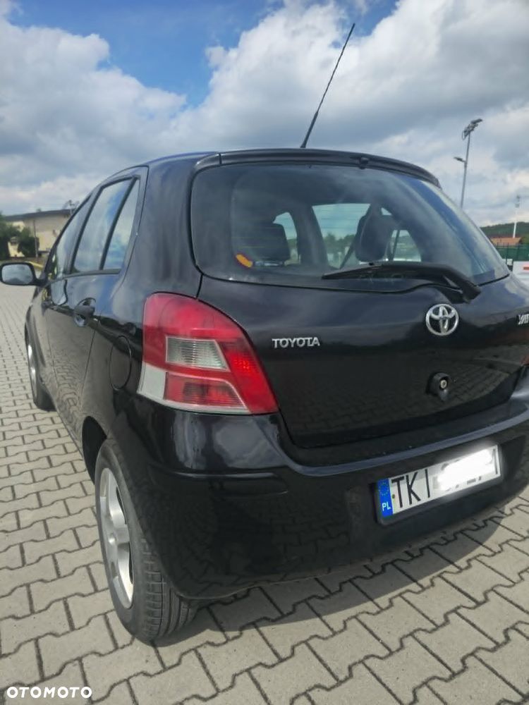 Toyota Yaris 1.4 D-4D Luna EU5 - 6