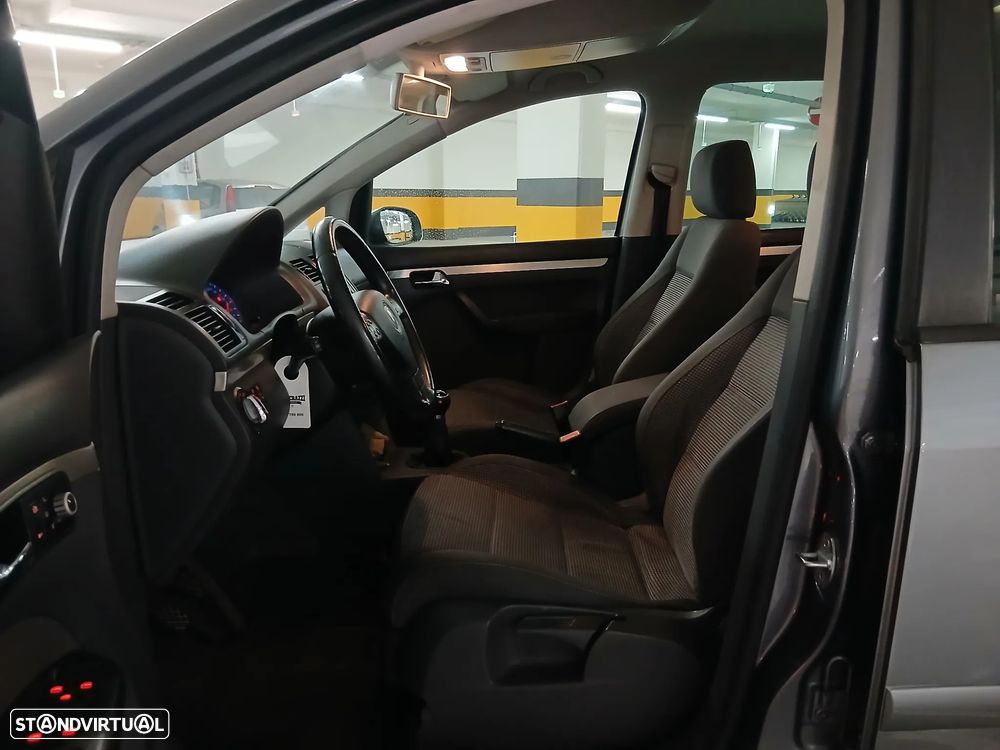 VW Touran 1.9 TDi Highline 7L - 7