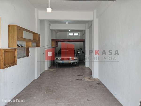 Garagem independente, portão basculante para 2 viaturas - Grande imagem: 3/6