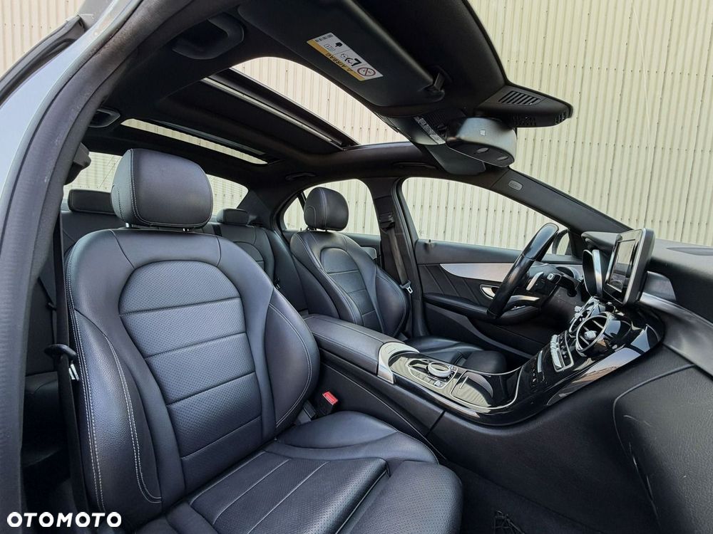 Mercedes-Benz Klasa C 180 7G-TRONIC AMG Line - 23