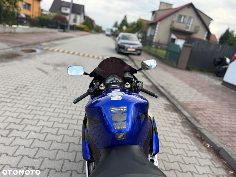 Honda CBR - 13