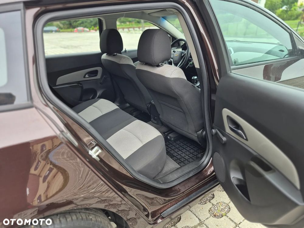 Chevrolet Cruze 1.6 LS - 11