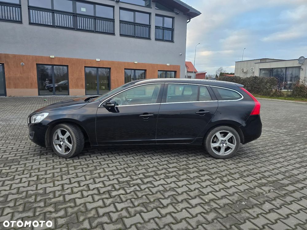 Volvo V60 D3 Geartronic Summum - 16