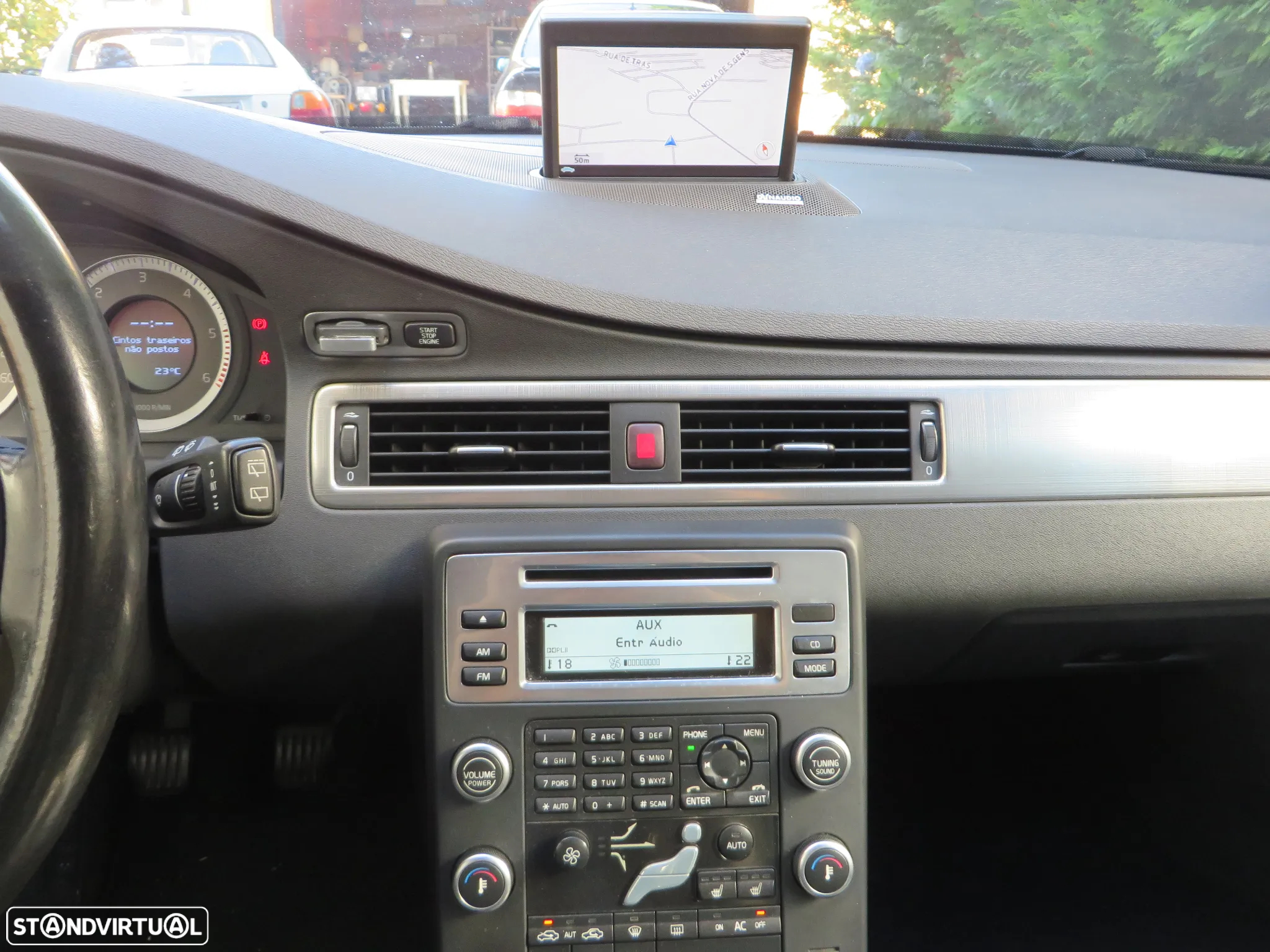 Volvo V70 1.6 D Drive Momentum - 28
