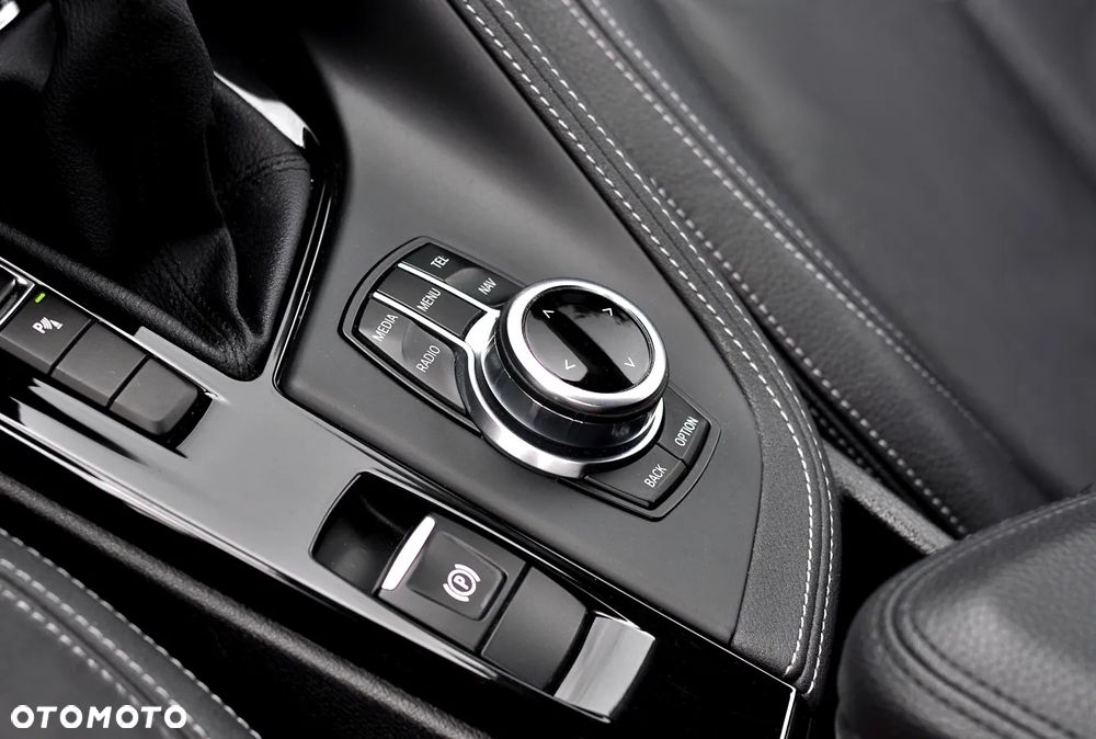 BMW X1 sDrive18d Sport Line - 32