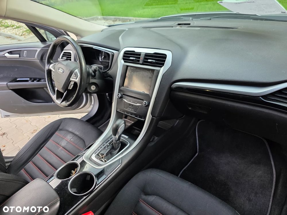 Ford Fusion - 8