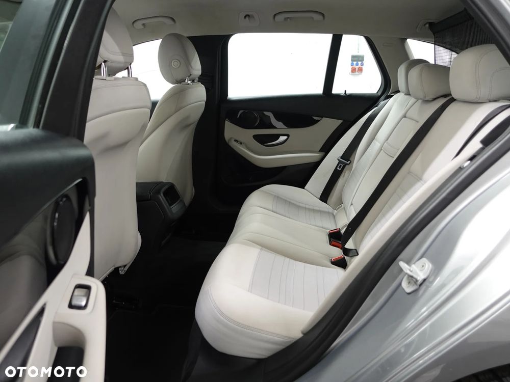 Mercedes-Benz Klasa C 180 (BlueTEC) d T - 24