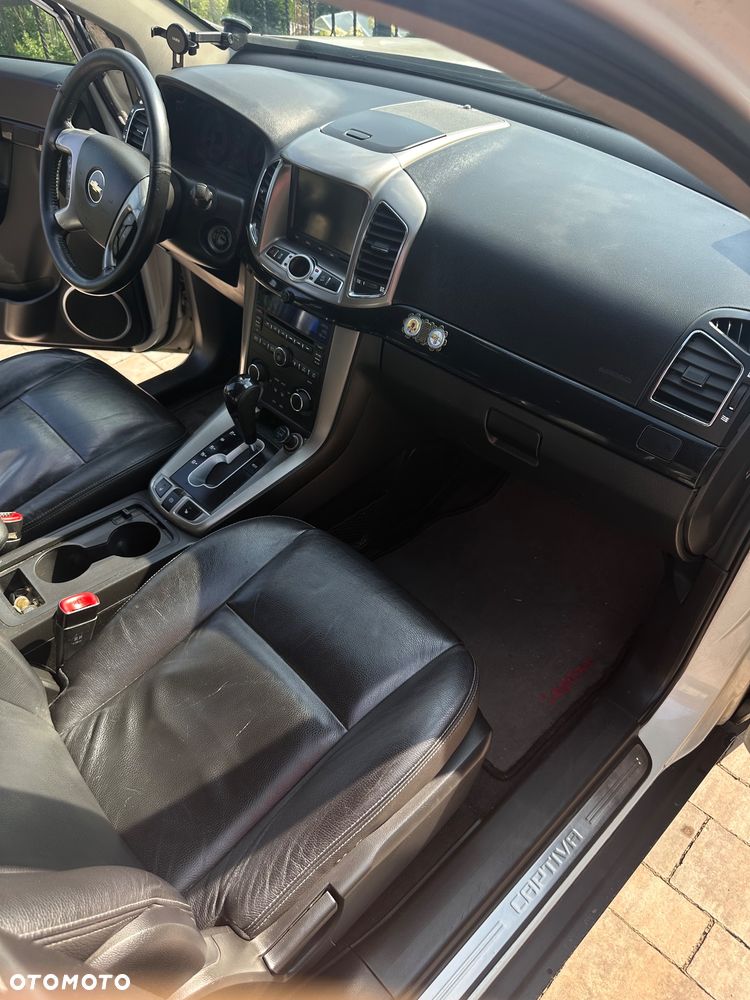 Chevrolet Captiva 2.2 D LTZ - 34