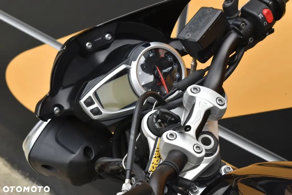 Triumph Street Triple - 22