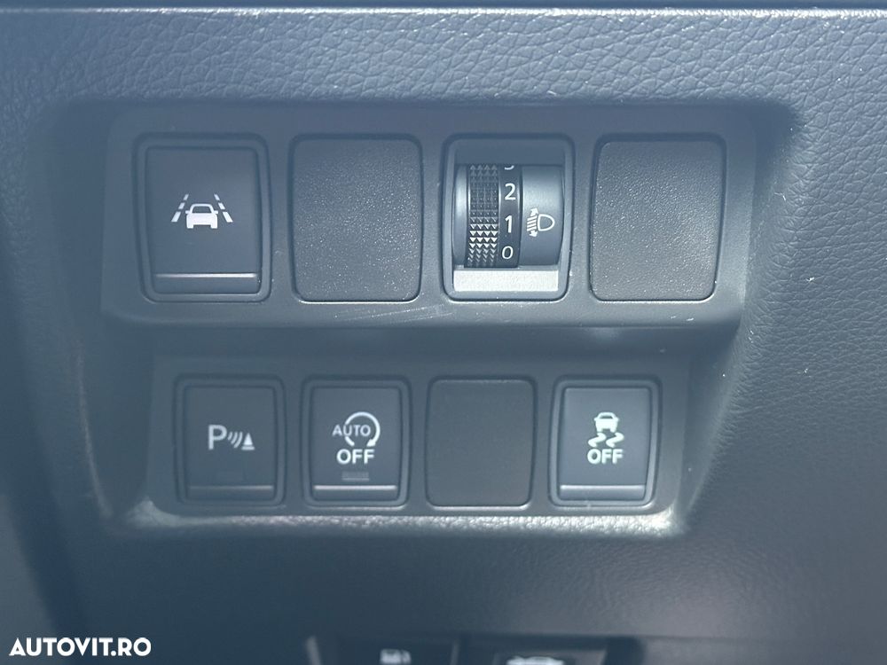 Nissan Qashqai 1.6 DIG-T N-Connecta - 16