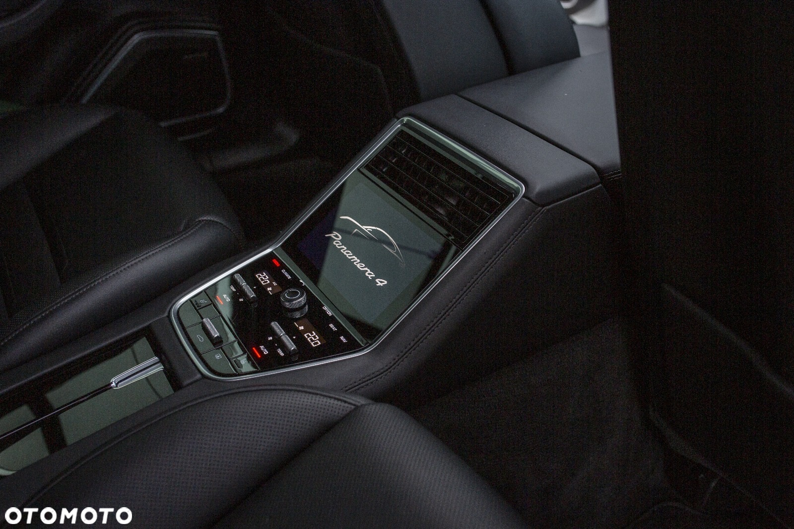 Porsche Panamera 4 GPF - 12