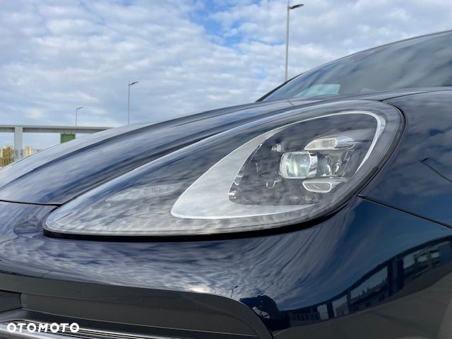Porsche Cayenne Platinum Edition - 12