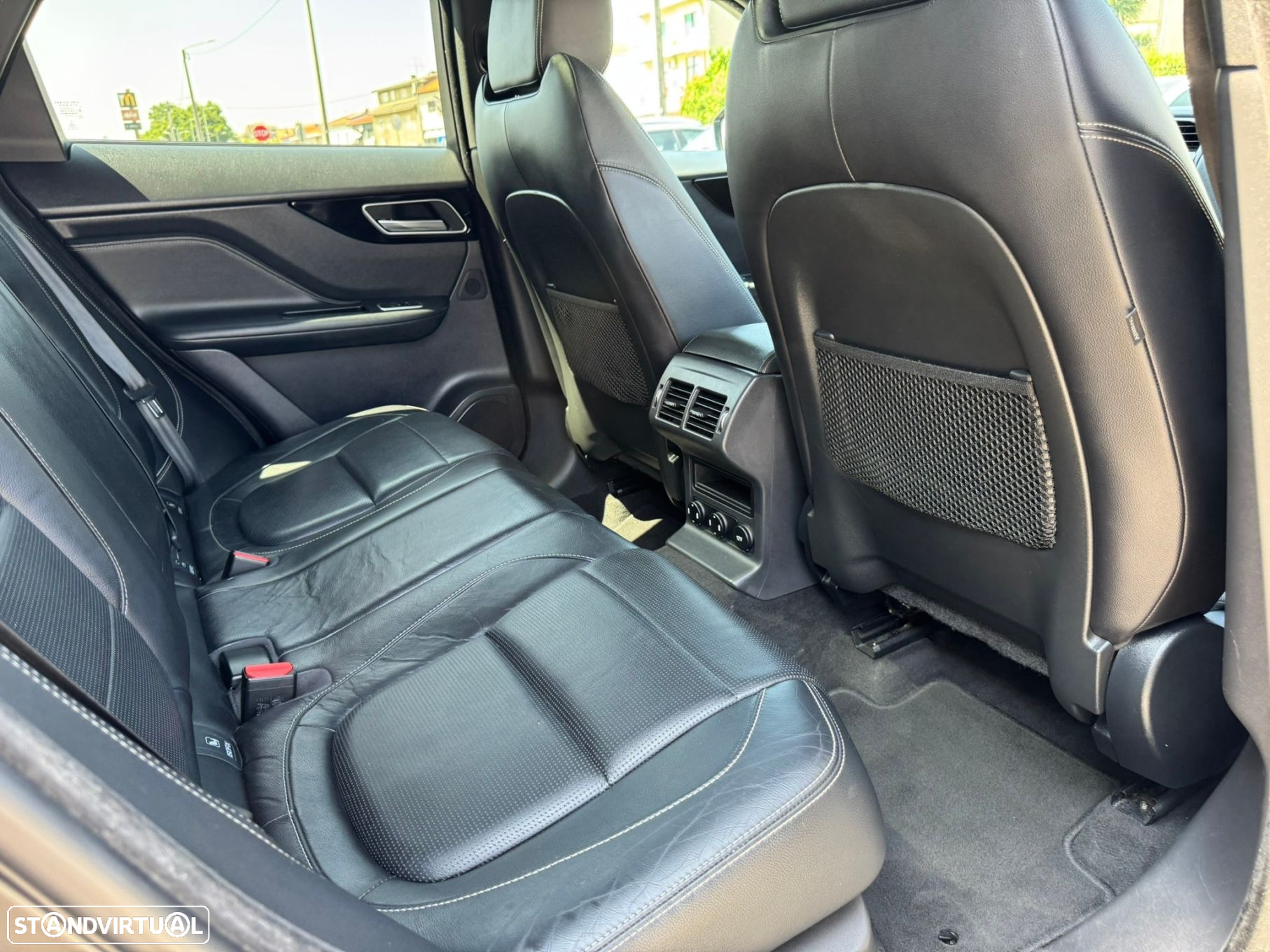 Jaguar F-Pace 2.0 i4D R-Sport AWD Aut. - 16