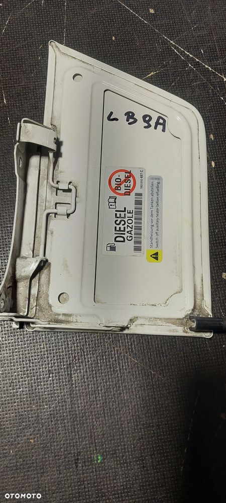 Klapka wlewu paliwa vw t5 T5.1 LB9A - 2