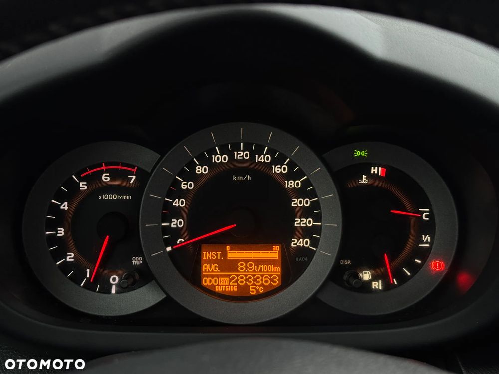 Toyota RAV4 2.2 D-4D Sol 180 - 28