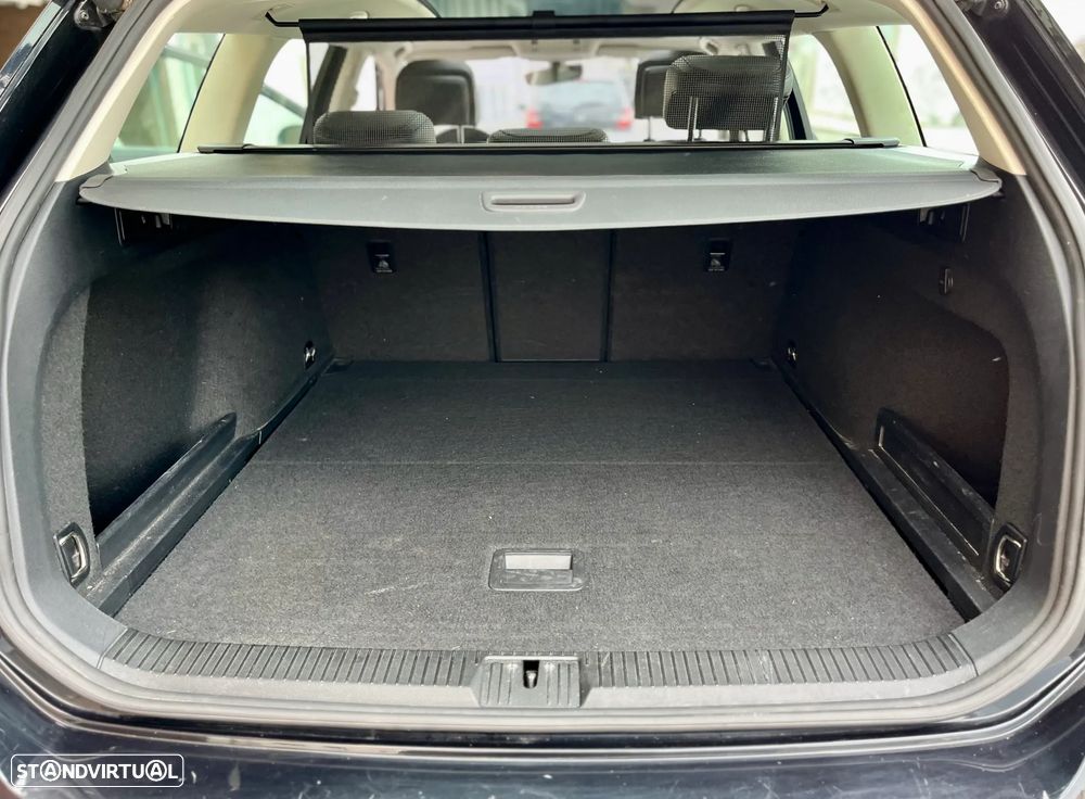 VW Passat Alltrack 2.0 TDI DSG 4Motion - 16
