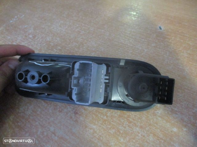 Interruptor 8200356515B RENAULT TWINGO 2 2011 1.5DCI 75CV 3P PRETO VIDROS, ESPELHO - 3