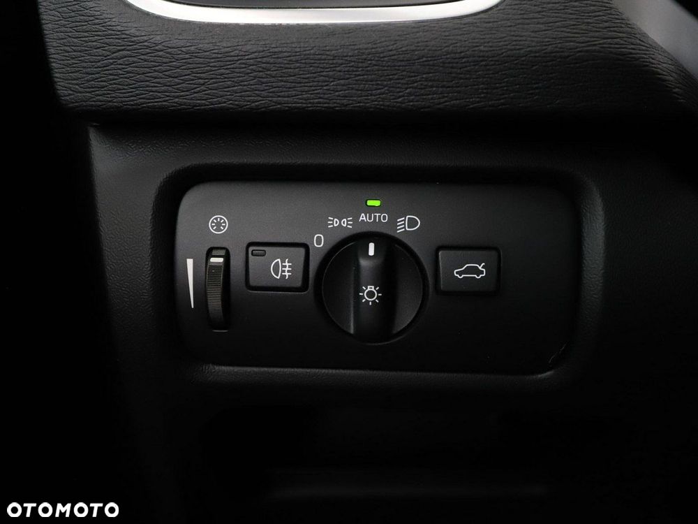 Volvo V40 D2 Drive-E Momentum - 31
