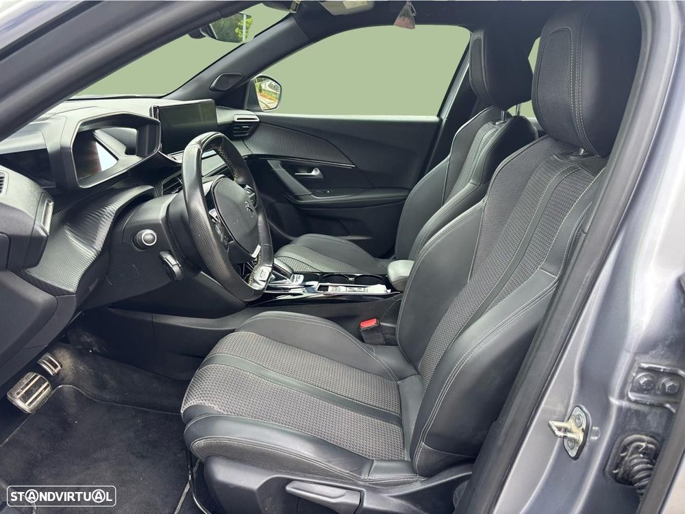 Peugeot e-2008 50 kWh GT Pack - 11