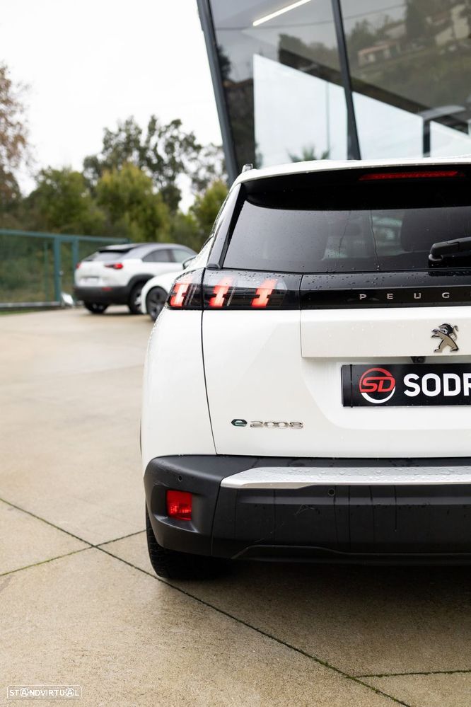 Peugeot e-2008 Allure - 27