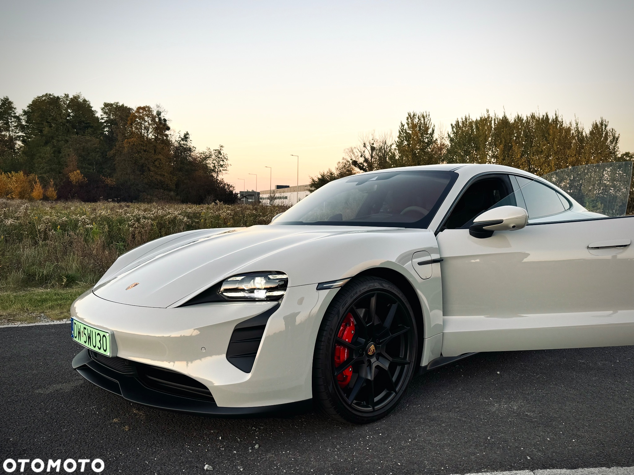 Porsche Taycan GTS - 16